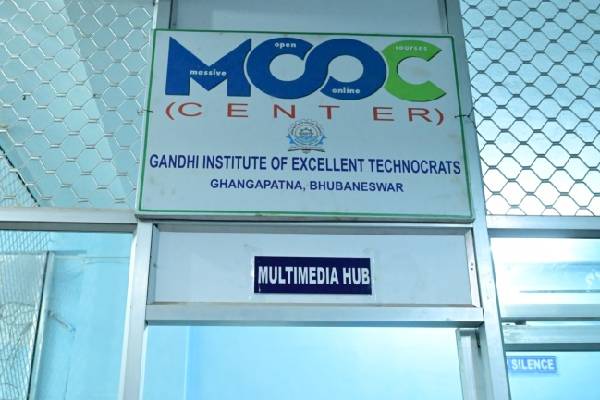 Top BTech colleges in Bhubaneswar, advanced e-library, GIET Ghangapatna, library facilities Bhubaneswar